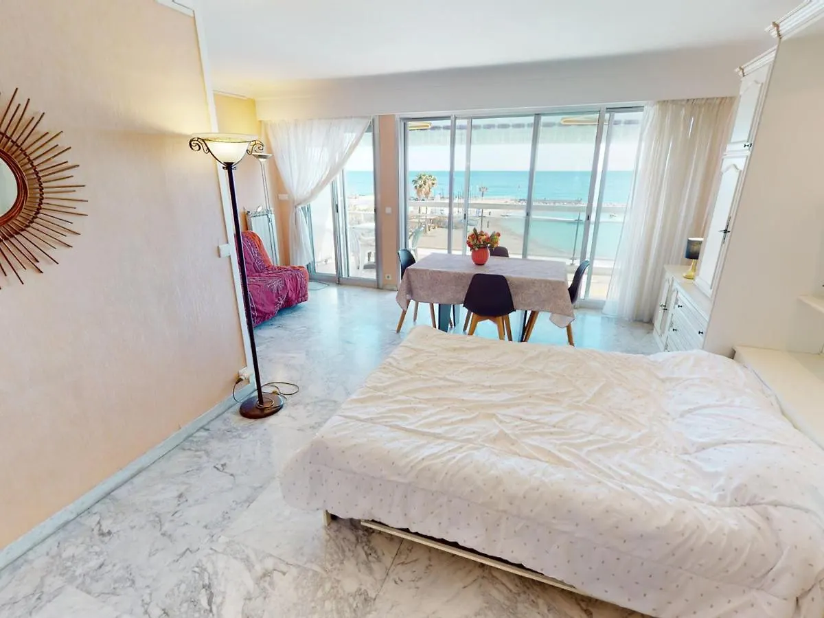 Apartament Studio Spacieux Avec Terrasse, Parking, Face Mer, Proche Plages Et Commodites - Fr-1-196-320 Roquebrune-Cap-Martin